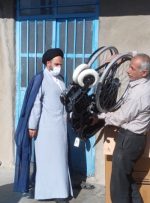 اهدای ویلچر به همراه سبدهای غذایی و بهداشتی به معلولین چرامی